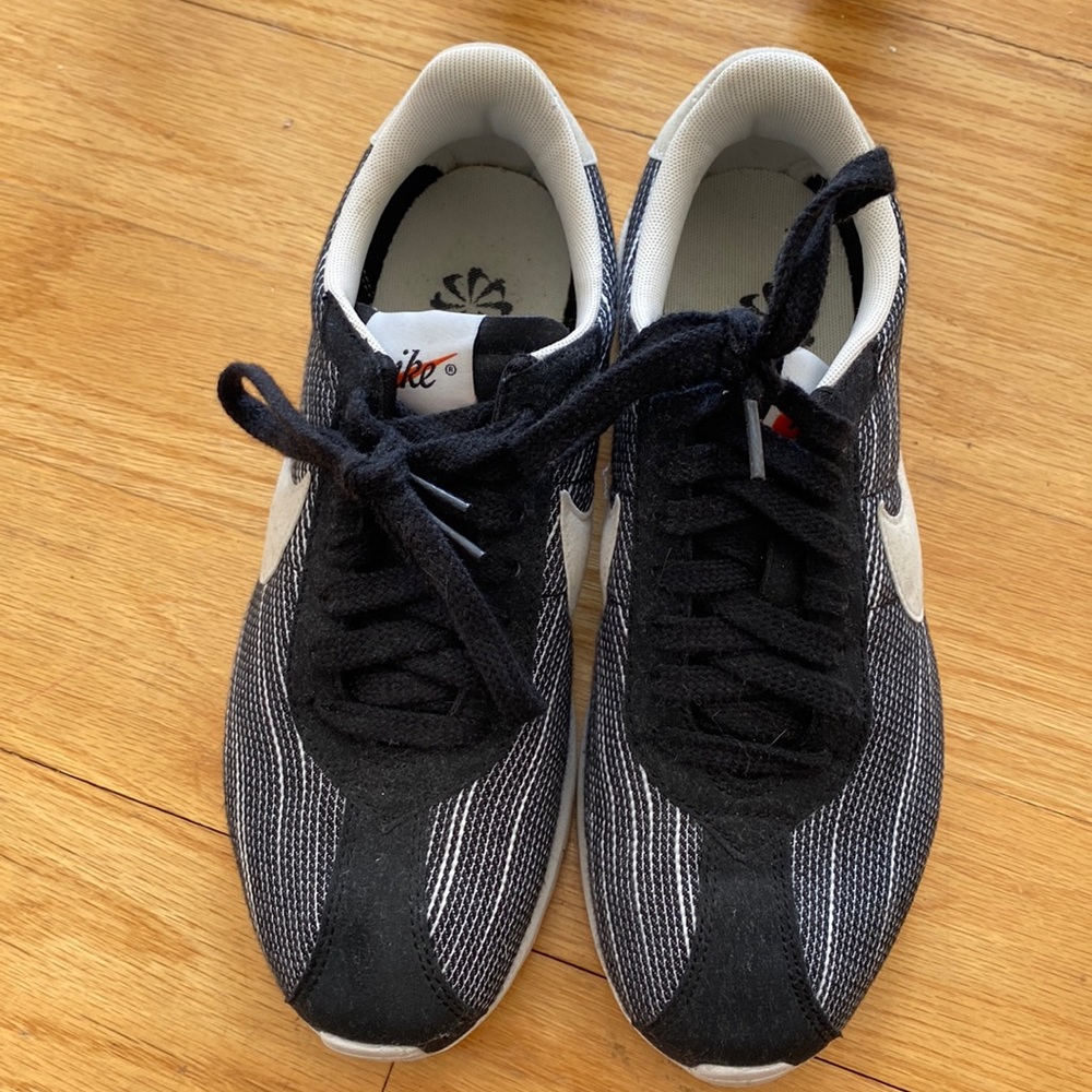 Nike sneakers size 6.5